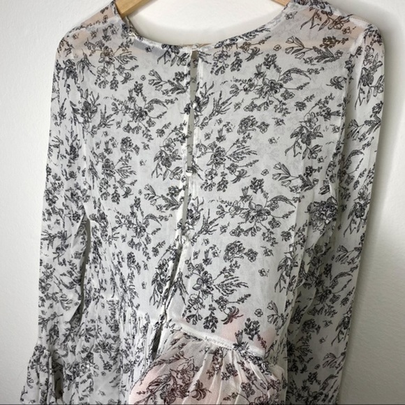 Zara floral sheer with sequence accent bell sleeves top blouse - Picture 8 of 9